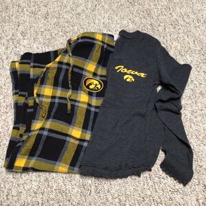 Women’s Iowa Hawkeye’s flannel pants and waffles pj set size smalll